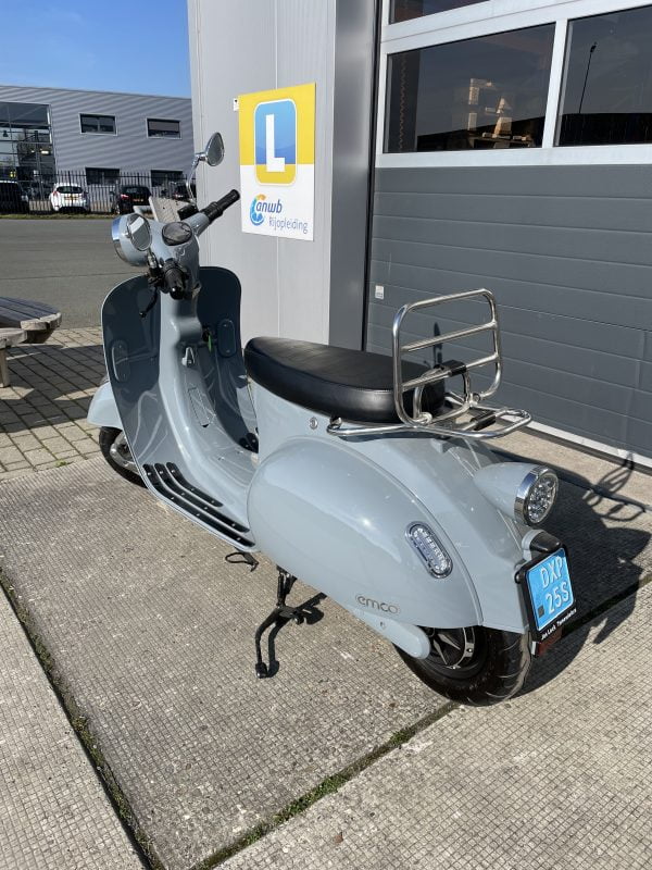grijze NOVA e-scooter Lelystad verkoop