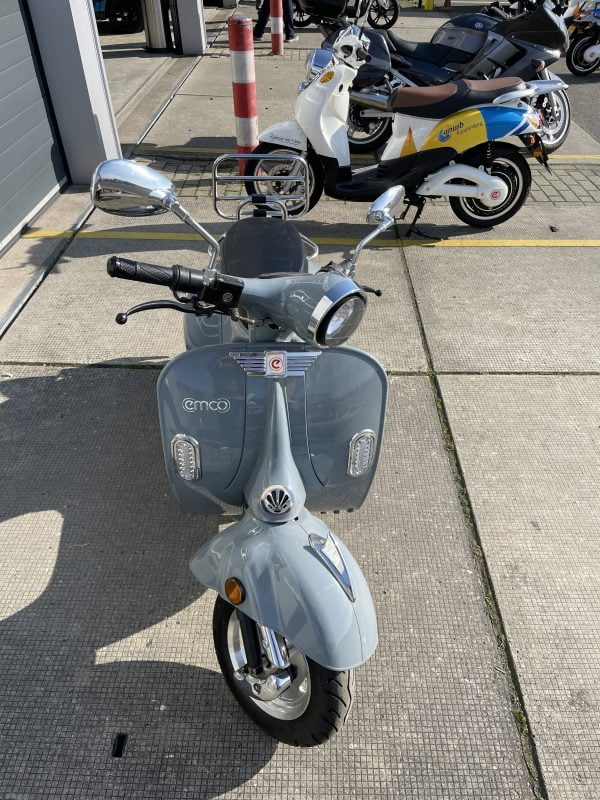 grijze NOVA scooter Lelystad kopen